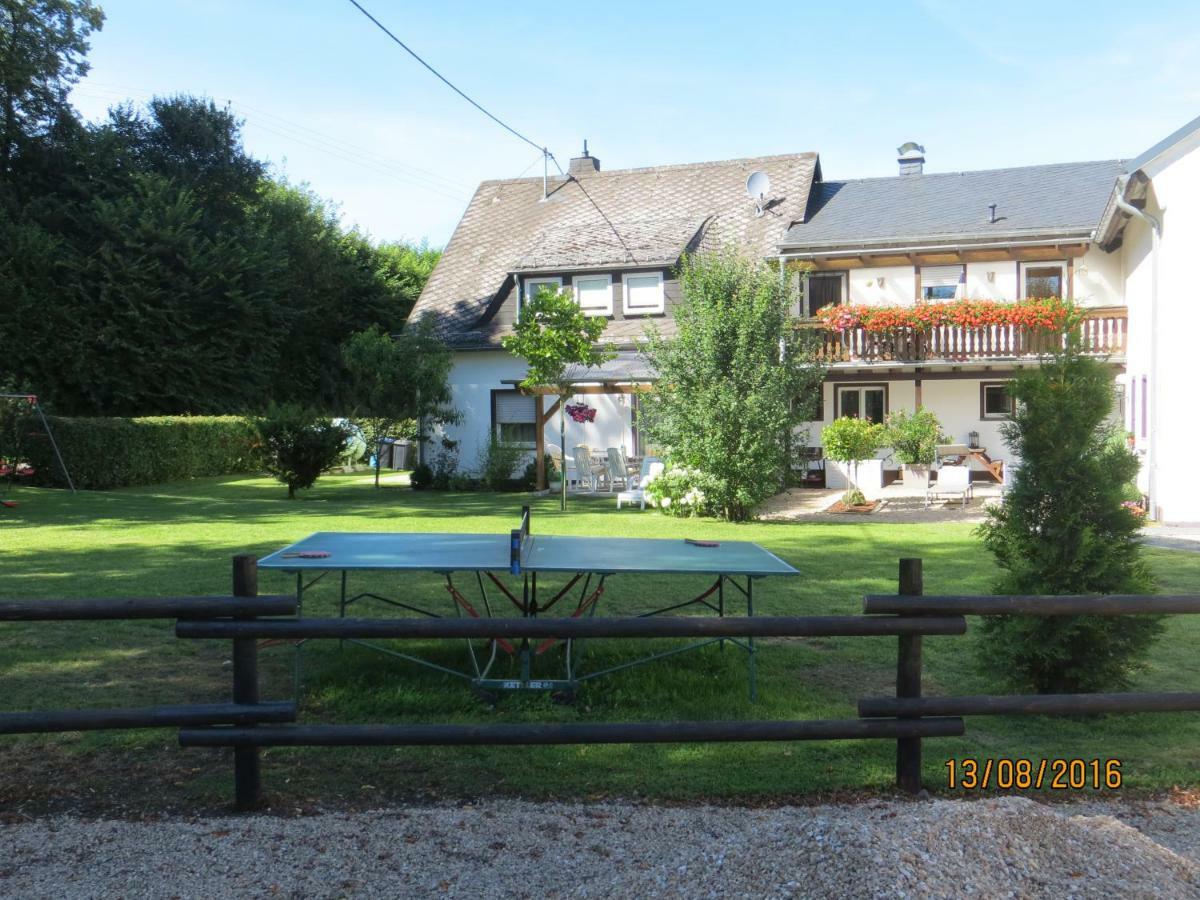 Ferienwohnungen Grafenfelder Hof Gerolstein Buitenkant foto