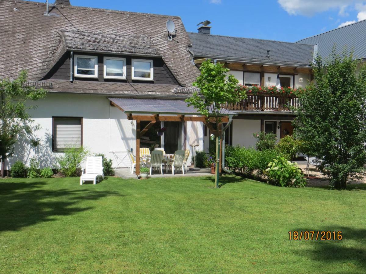 Ferienwohnungen Grafenfelder Hof Gerolstein Buitenkant foto